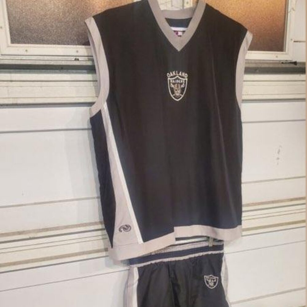 Oakland Raiders basketball jersey & shorts set